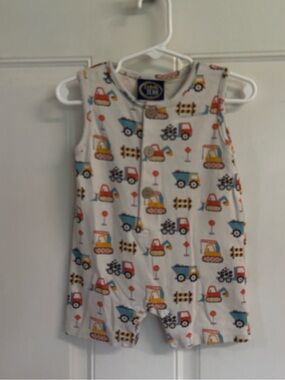 18M Emma Jean cream Construction Trucks Sleeveless Shortie Romper.  In EUC!  100